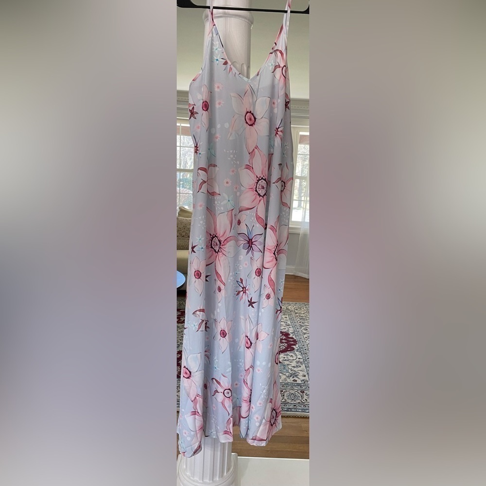 Sheilay floral patterns Night gown women size L new with tag